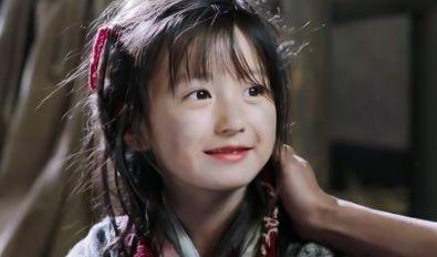 电视剧《小女花不弃》裴佳欣饰演幼年花不弃,表演有灵性太圈粉了