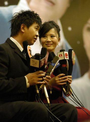 付笛生爱妻近照,被传离婚双双患癌?二人四合院价值上亿