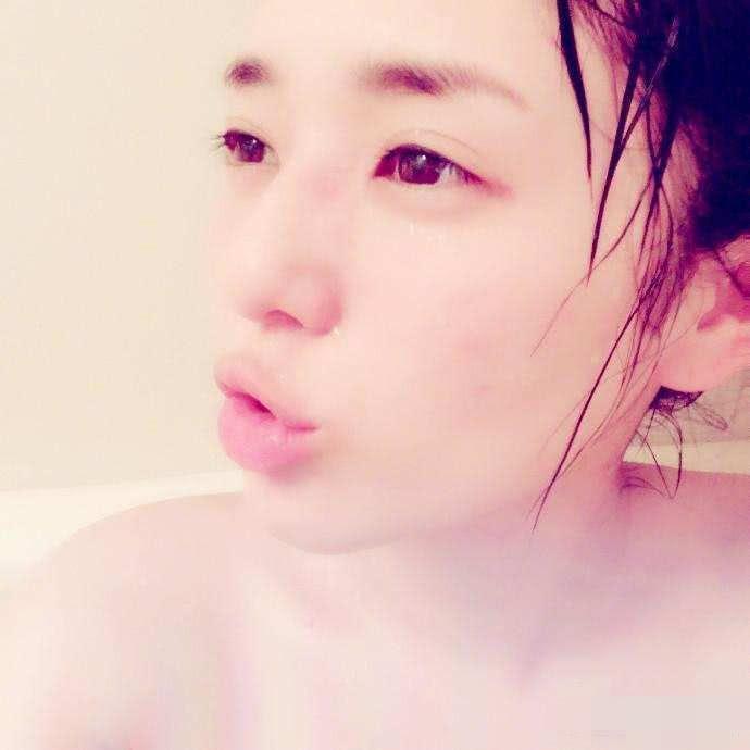 苍井空深夜浴室放出照片,网友:看完照片还能睡着吗?