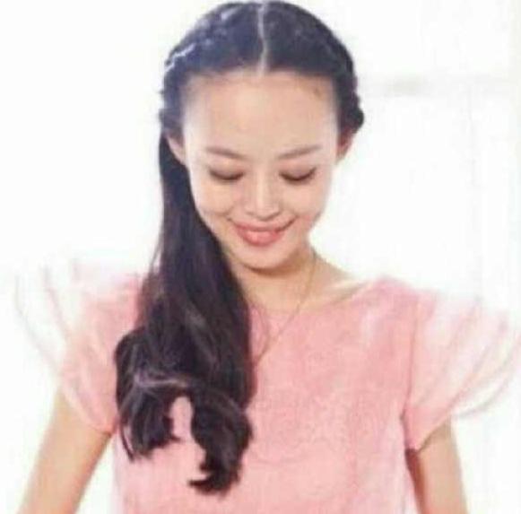 央视知名女主持身患子宫癌,为孩子放弃生命,去世时年仅26岁