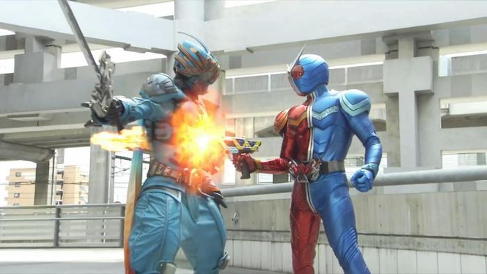 假面骑士W有多少种形态,菲利普每次插完U盘摔地上不疼吗?