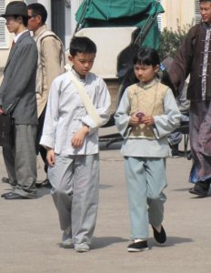 曾经被网友狂喷长残的陆子艺,被骂出国留学,如今出门豪车相伴