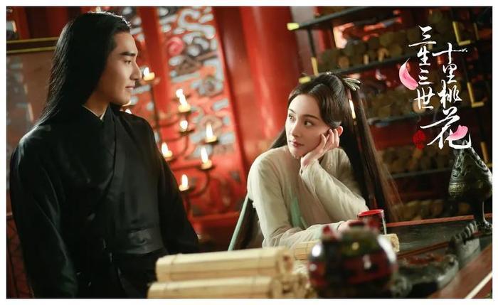 枕上书:帝君一生只给5位神行过礼,父神母神天君上榜,第一是她