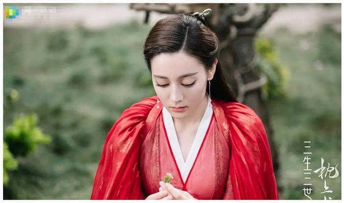 枕上书:帝君一生只给5位神行过礼,父神母神天君上榜,第一是她