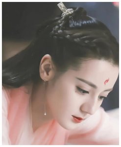 枕上书:帝君一生只给5位神行过礼,父神母神天君上榜,第一是她