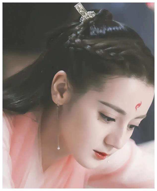 枕上书:帝君一生只给5位神行过礼,父神母神天君上榜,第一是她