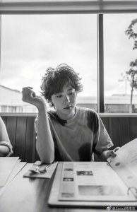 姜昇润胶片相机里的金秦禹,我要被大眼哥哥的颜迷倒了