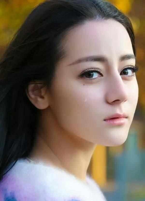 热巴的鼻、Baby的眉、杨幂的眼、赵丽颖的嘴合一起让人笑岔气了