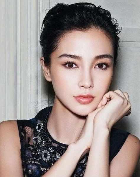 热巴的鼻、Baby的眉、杨幂的眼、赵丽颖的嘴合一起让人笑岔气了