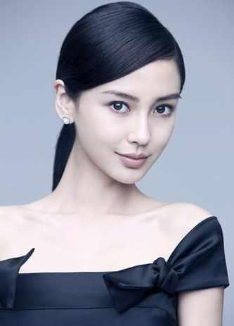 热巴的鼻、Baby的眉、杨幂的眼、赵丽颖的嘴合一起让人笑岔气了