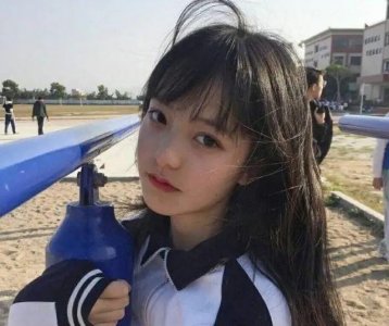 小学到大学的“班花”对比图火了,网友:初恋的感觉