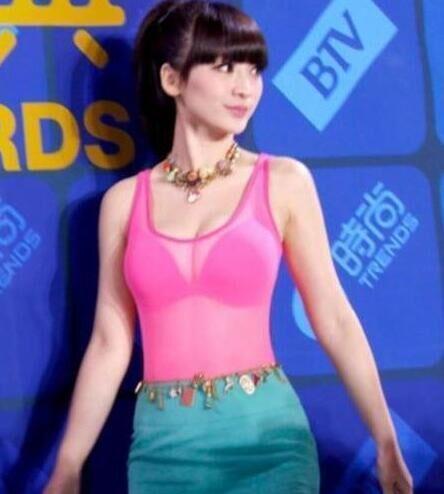 女星穿透视装,画面让人不忍直视!