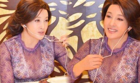 女星穿透视装,画面让人不忍直视!