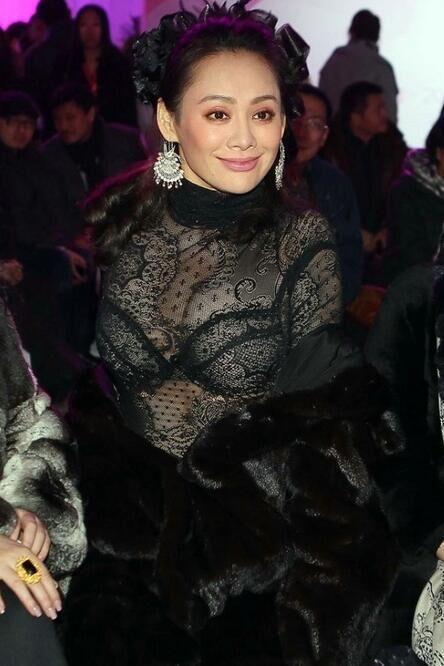 女星穿透视装,画面让人不忍直视!