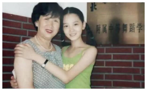 陈小纭节目中承认整容十几次,整容前照片曝光后,网友:都美