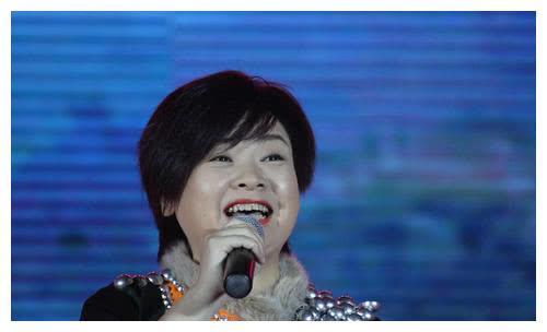 家喻户晓女歌手!李琼幸福美满,而她却坠楼身亡!