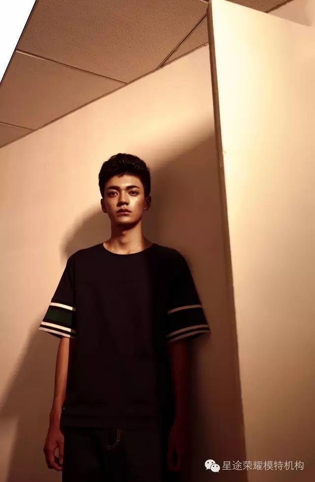 【人物】李恩童,97后混血鲜肉的嫩模养成记!