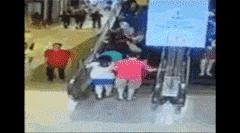 搞笑段子图文:经常熬夜,所以黑眼圈特别严重!