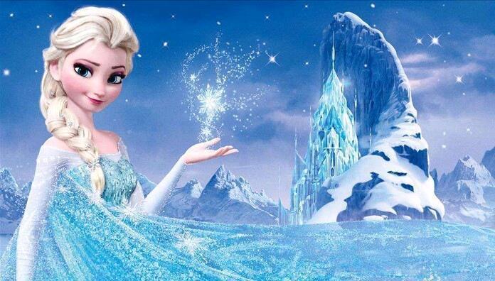 冰雪奇缘:安娜经过六年的蜕变,她由公主变成女王,成全了艾莎