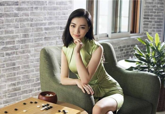 围棋七段的气质女神黑嘉嘉,年纪轻轻就有这样成就,一起来看看吧