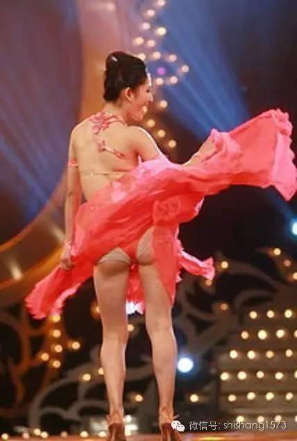 盘点娱乐圈女星走光尴尬瞬间,都是穿衣不当惹的祸!