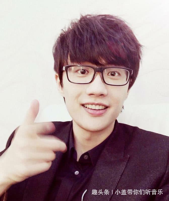 许嵩为“她”量身定做一首歌,网友听后泪崩,“她”却不知所踪!