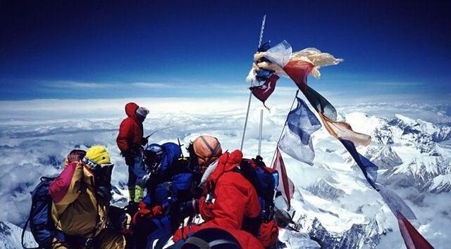 珠穆朗玛峰属于中国吗?答案让很多人诧异!