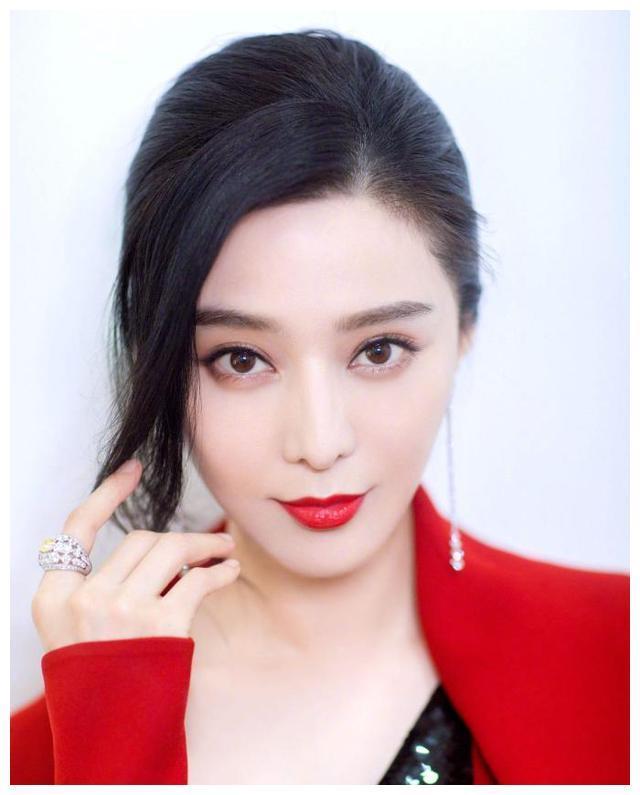 墙倒众人推,范冰冰发微博被批“蹭热度”,没想到她也有这一天!