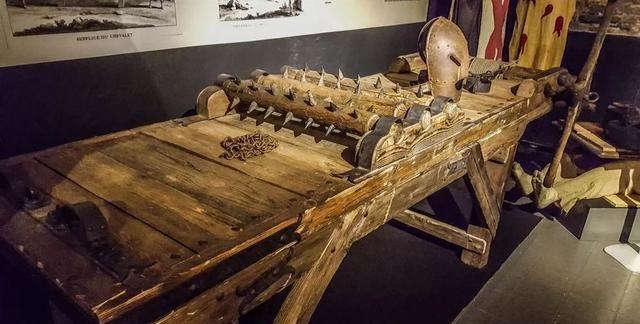 铁钉板凳,红烧活人,这座比利时小城居然把酷刑做成了博物馆?