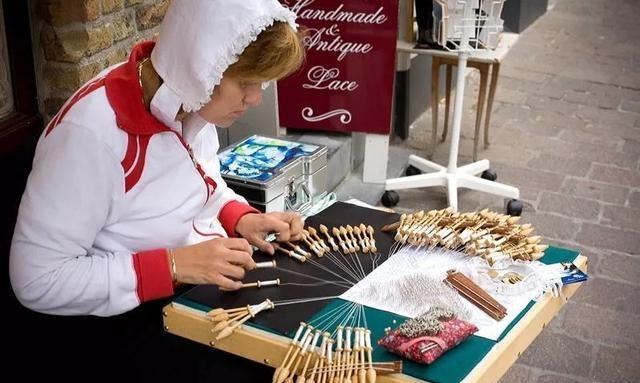 铁钉板凳,红烧活人,这座比利时小城居然把酷刑做成了博物馆?