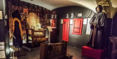 铁钉板凳,红烧活人,这座比利时小城居然把酷刑做成了博物馆?