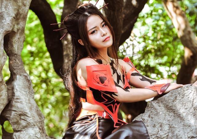 这位小姐姐cos国漫女神焰灵姬,我只想说:完败!