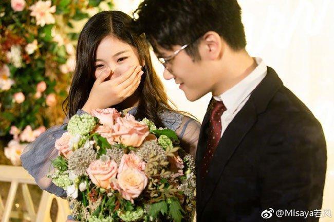 若风大婚娶娇妻,跪念结婚保证书,婚礼嘉宾阵容豪华不减娱乐明星