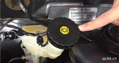 ​怎么看刹车油缺不缺油 刹车油怎么看缺不缺