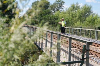 “新生代”铁路设计师:驻守勘察一线 书写青春华章