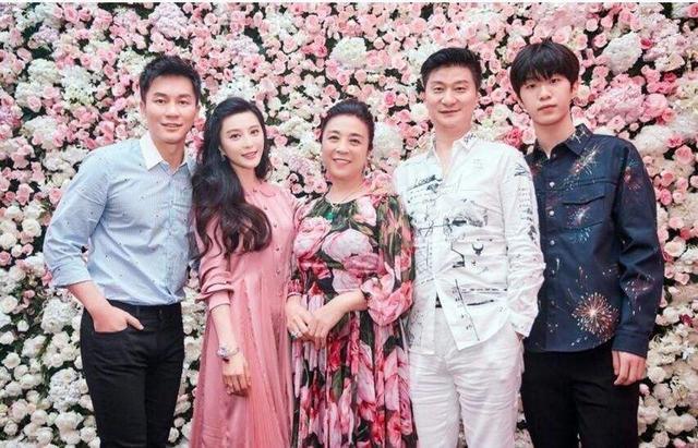 李晨在节目中称范丞丞是家人,范冰冰为李晨庆生,难道要复合?