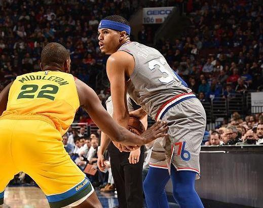 锁定第一!雄鹿128-122战胜76人,字母哥45+13恩比德空砍30+三双