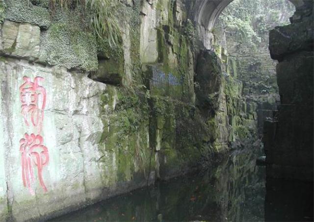 我国第一斜塔下埋藏的帝王墓,几经面世都未被挖掘,充满了秘密性