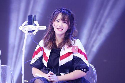 安又琪晒近照脸僵认不出?揭秘历届超女冠军的近况