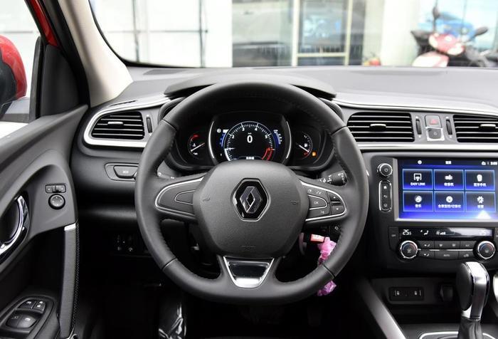 开完丰田CHR,再开雷诺科雷嘉,谈到感受,车主说出了驾驶感受