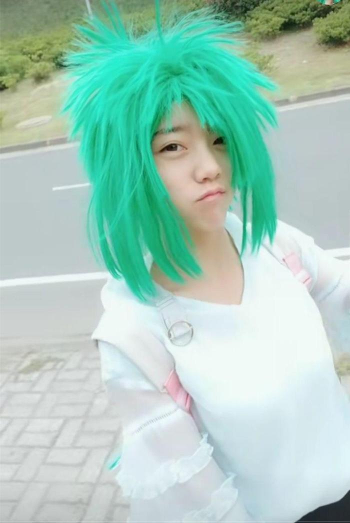 杀马特十年回归成网红,短短半年家族遍天下,网友:都是假葬爱!