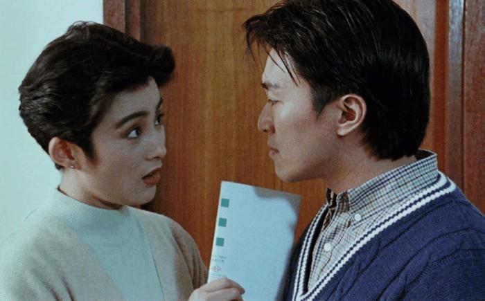 55岁的周星驰头发全白了,一转眼他已白发十来年，原因让人唏嘘！