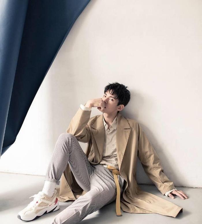 林柏宏白色情人节写真曝光,笑容温暖动人,粉丝:“简直爱了”