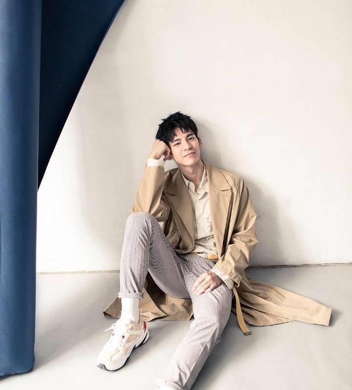 林柏宏白色情人节写真曝光,笑容温暖动人,粉丝:“简直爱了”