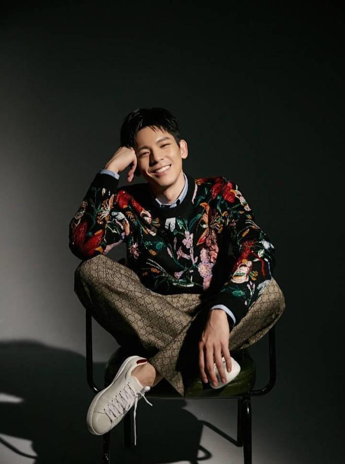 林柏宏白色情人节写真曝光,笑容温暖动人,粉丝:“简直爱了”