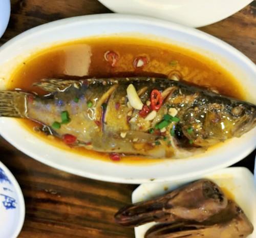 安徽名菜臭鳜鱼,吃过一次就忘不了,肉质鲜嫩,入口醇香