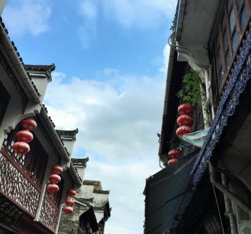 安徽名菜臭鳜鱼,吃过一次就忘不了,肉质鲜嫩,入口醇香