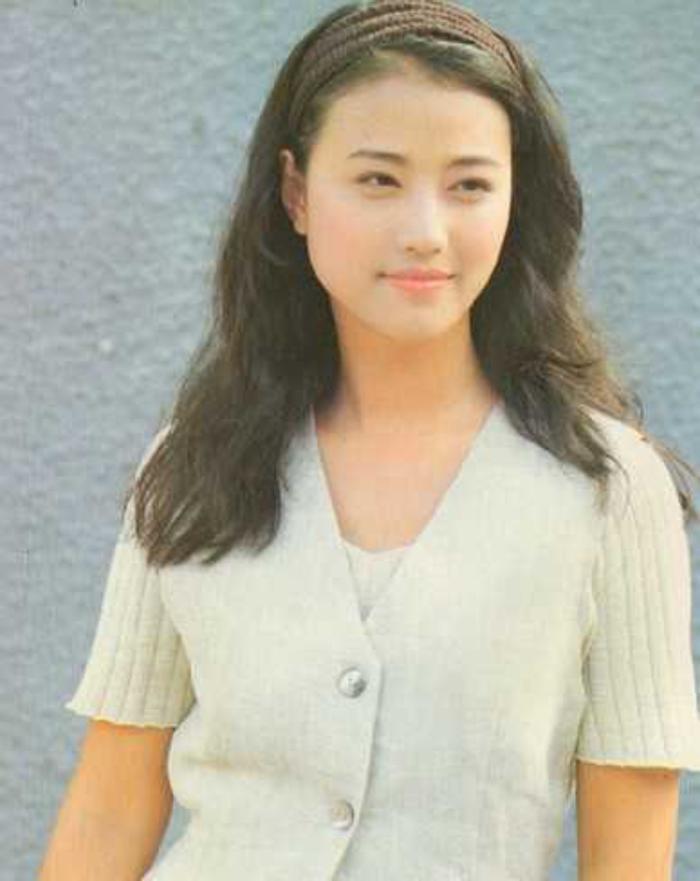周海媚年轻的时候好美，喜欢她吗？