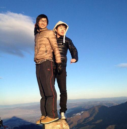 姑娘问老板,是茄子好,还是黄瓜好