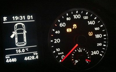 汽车胎压故障灯亮了怎么办